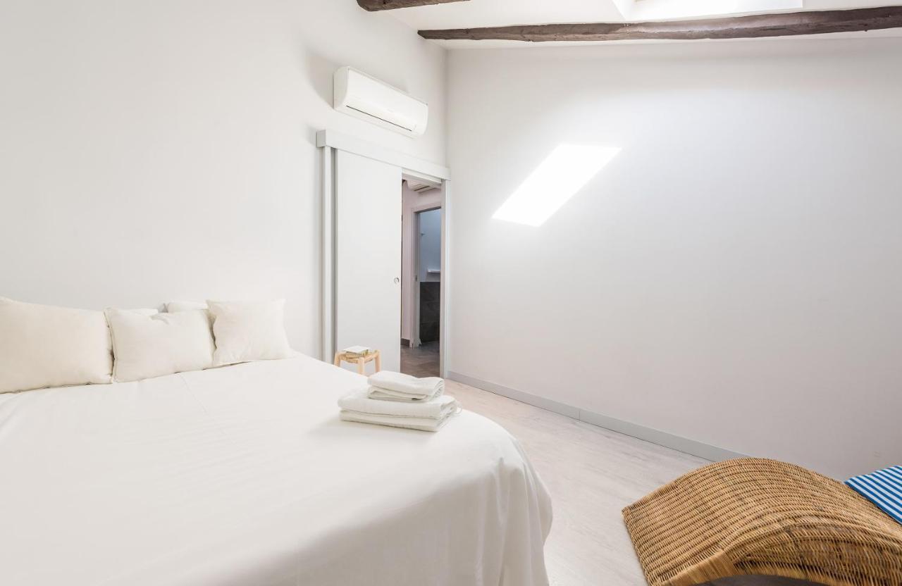 Bohemian 2Bedroom Attic In Lavapies Madrid Eksteriør billede